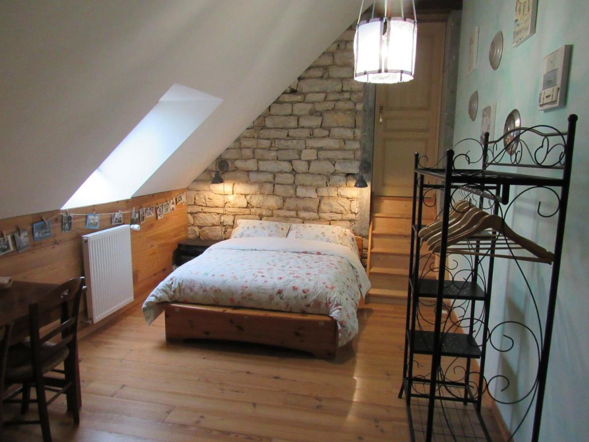 Chambres D'Hotes Les Arondelles Virey-le-Grand Exteriör bild